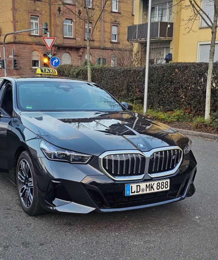 MKtaxibetreib BMW taxi on landau road