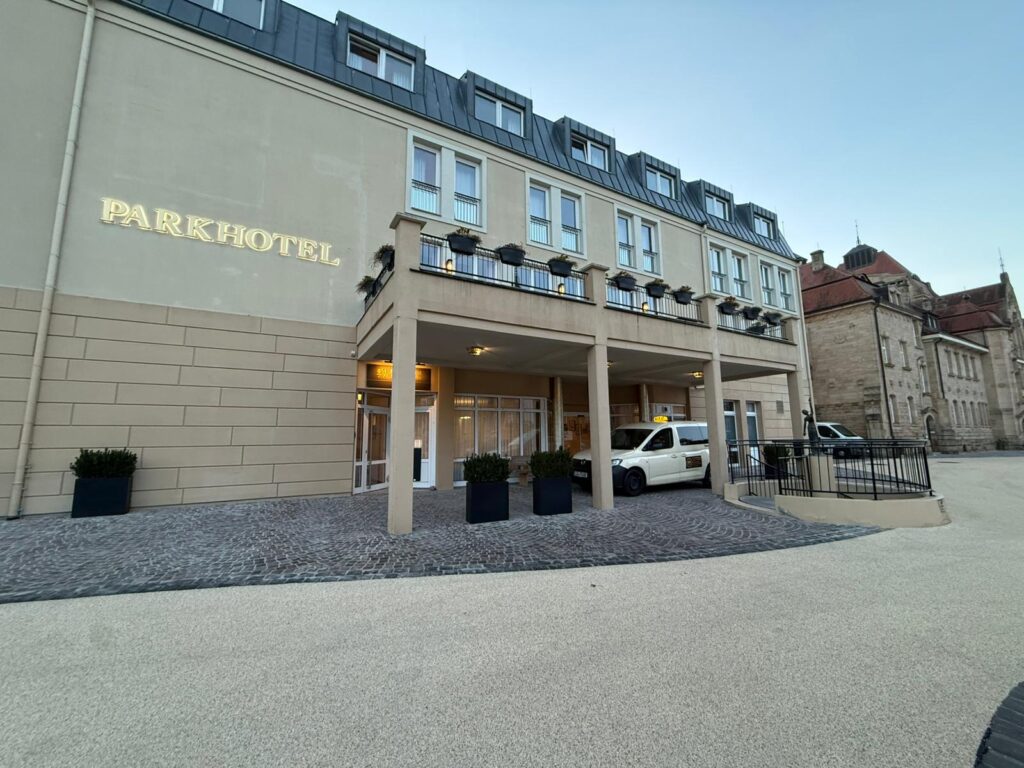 Mktaxibetreib special taxi parked in parkhotel landau