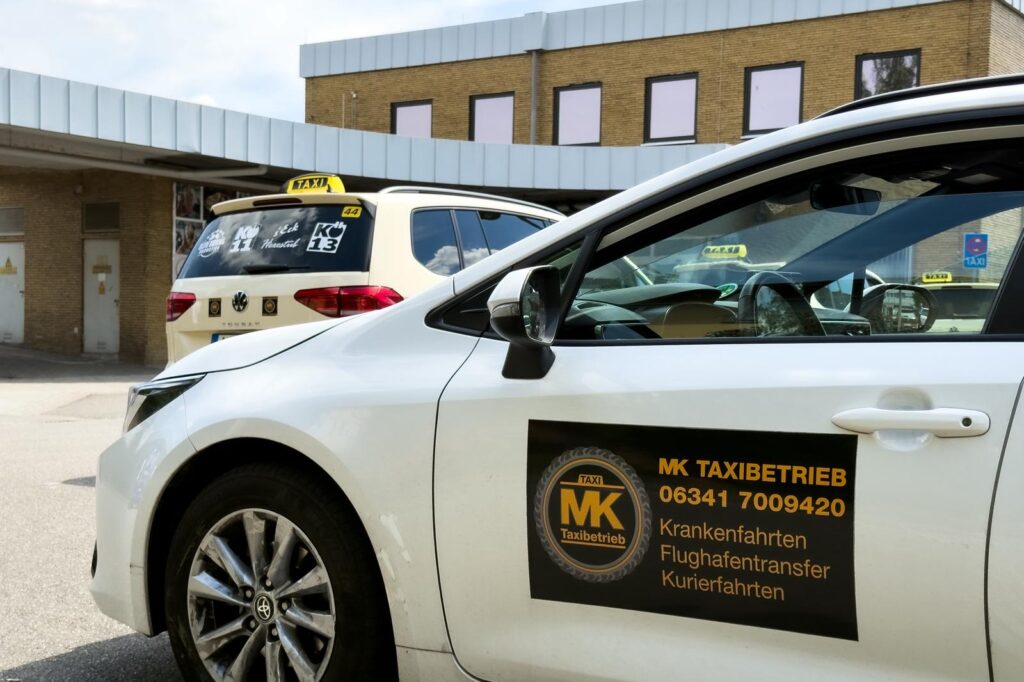 front side view of MK taxibetreib landau taxi